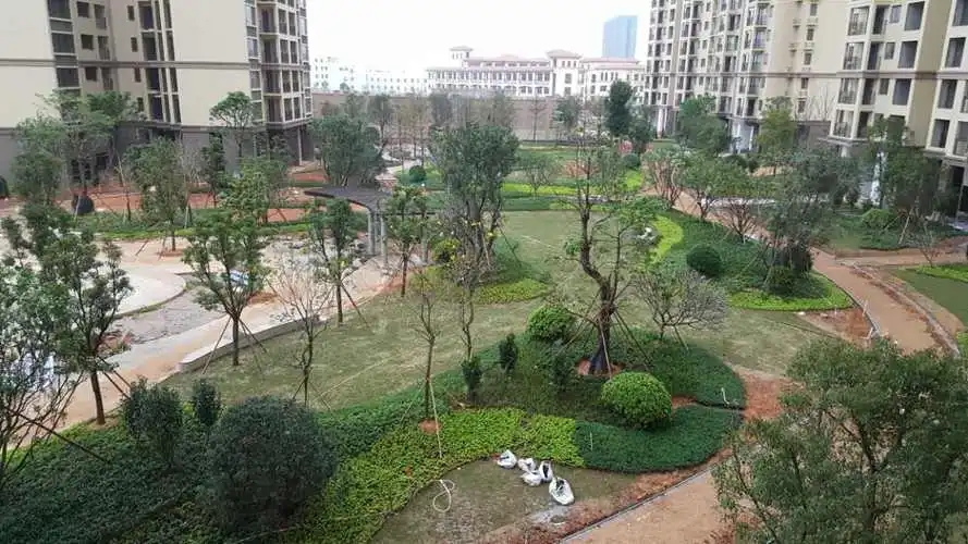 吳忠市區(qū)2014年才機(jī)廠片區(qū)、羅渠二期續(xù)建公共租賃住房、吳忠市市區(qū)工礦棚戶區(qū)、早元農(nóng)機(jī)市場(chǎng)片區(qū)項(xiàng)目綠化工程